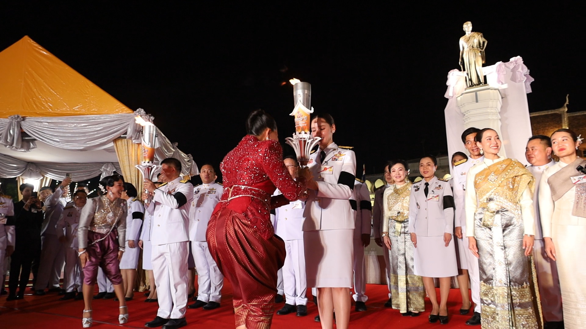 รมว.วัฒนธรรม เปิดงานฉลองวันแห่งชัยชนะท้าวสุรนารี ครบรอบ 200 ปี ภริยานายกอนุทิน นำสตรีโคราชกว่า 7,410 ชีวิต ร่วมรำบวงสรวง